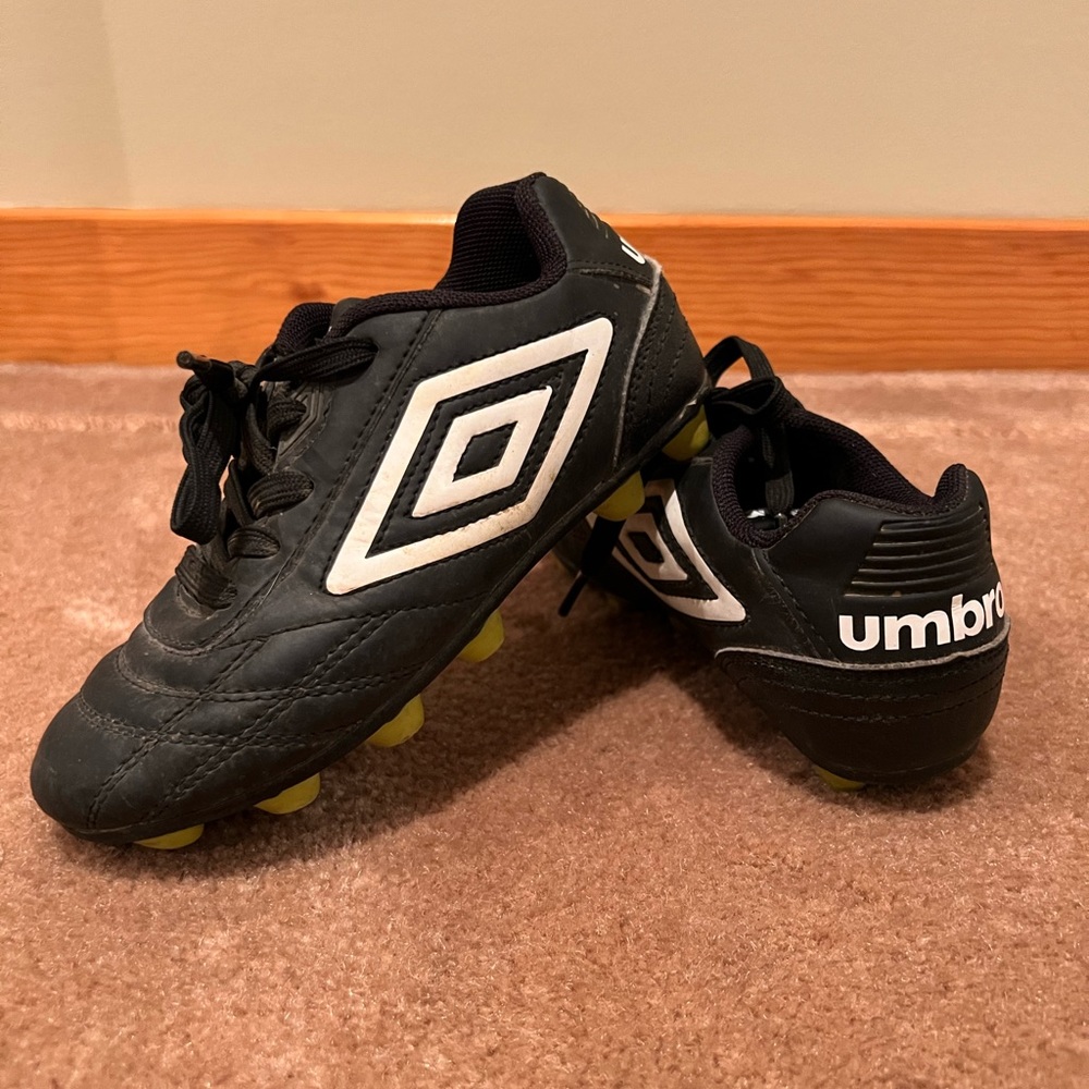 Boys Soccer Cleats Size 11